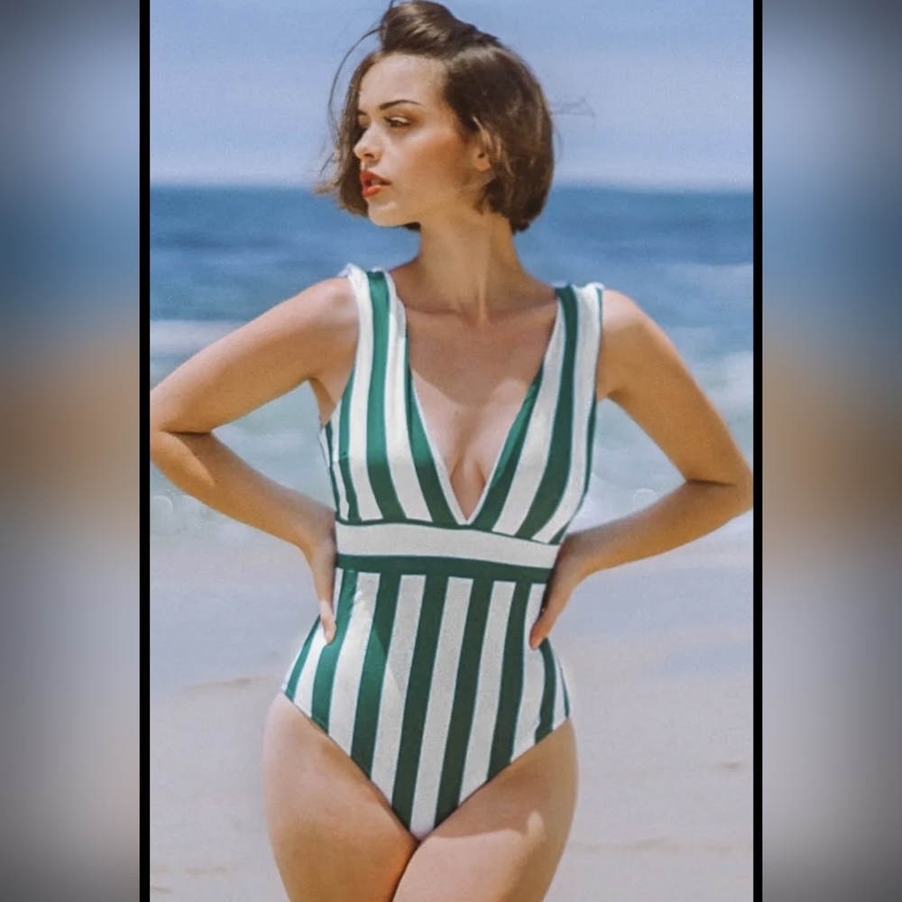 NWT Cupshe  Green and White Stripe One-Piece Swimsuit - XL
